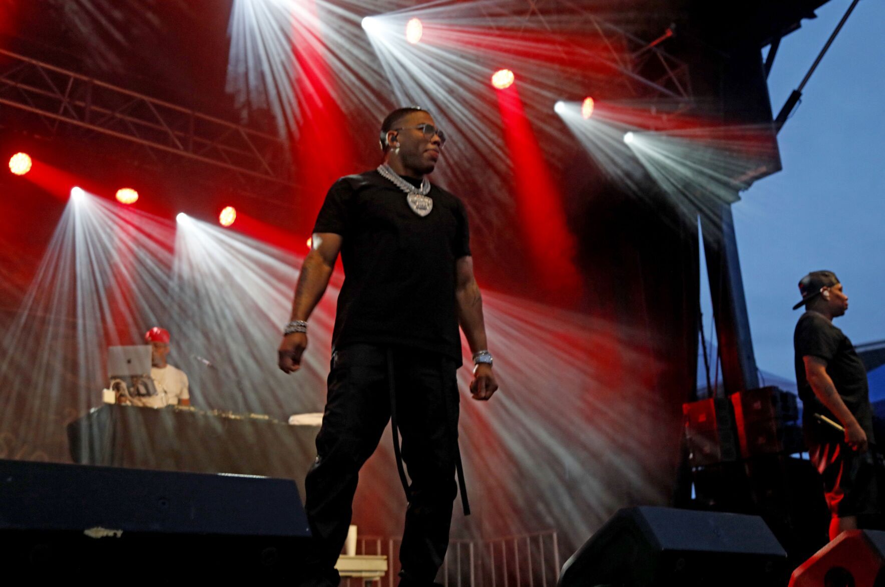 Fans enjoy concerts Saturday at World Wide Technology Raceway
